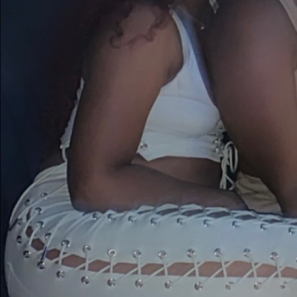 Strung up 2 Piece pants set. Very Stretchy and comfortable. The item is bran new - Picture 3 of 3